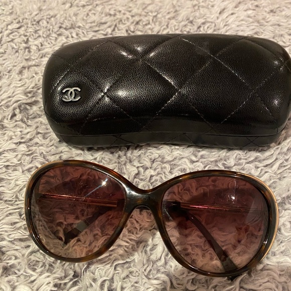 Chanel sunglass authentic - Picture 1 of 9